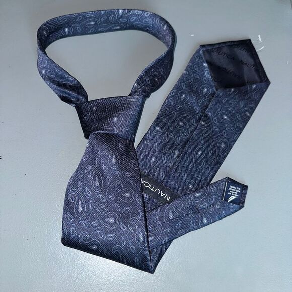 Nautica Paisley Necktie - Navy Blue Patterned Business Casual - Picture 1 of 3